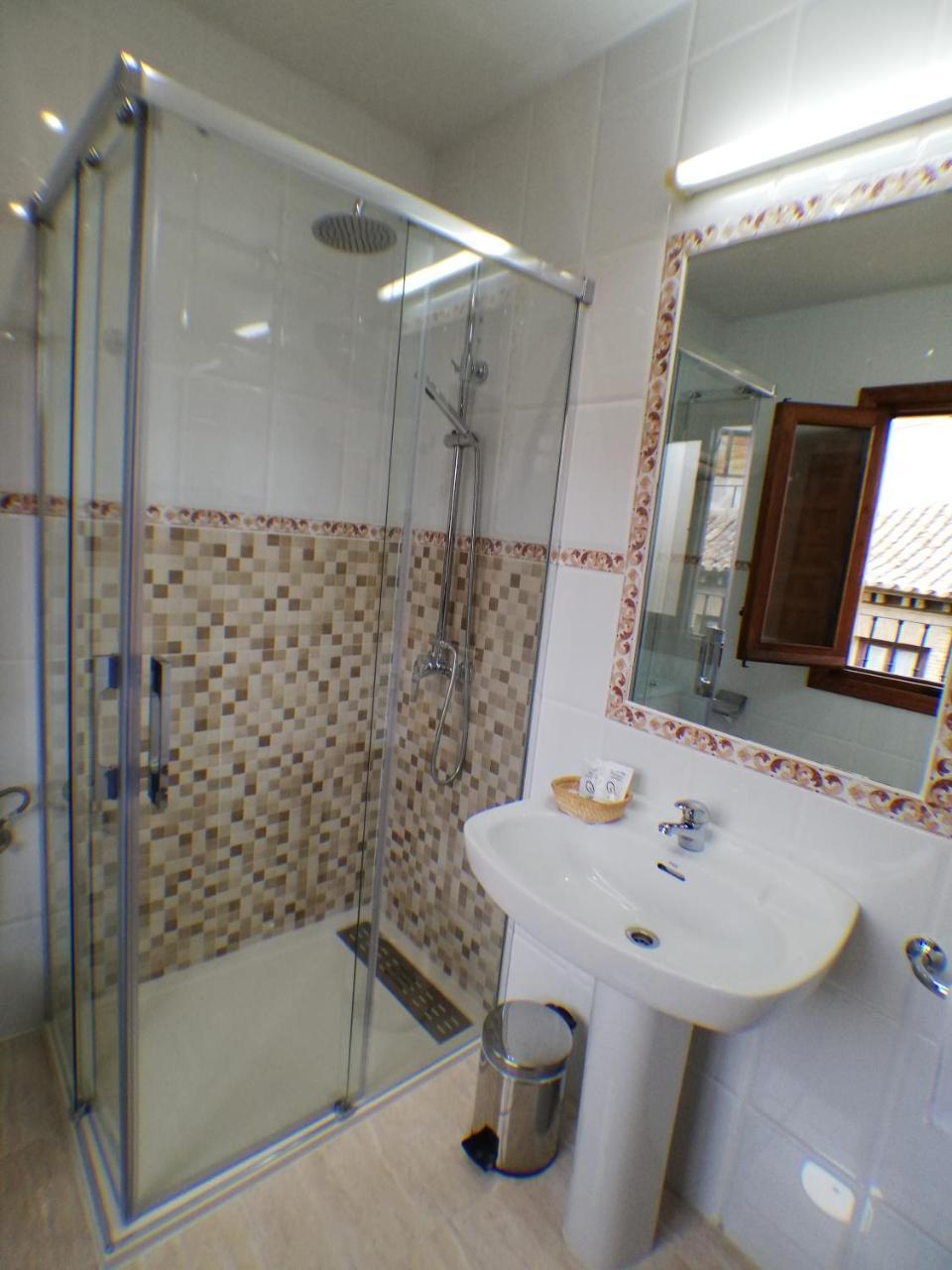 Hostal Santo Tome Toledo Eksteriør bilde